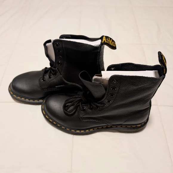 Black Leather Lace-Up Boots - Picture 3 of 16